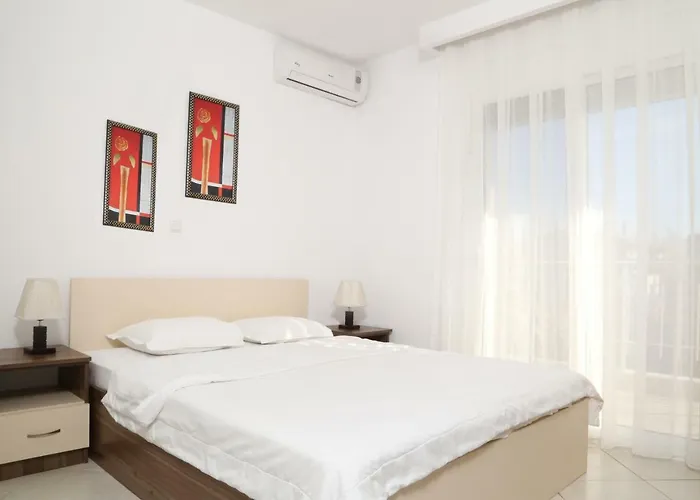 Sinanis Family Apartments