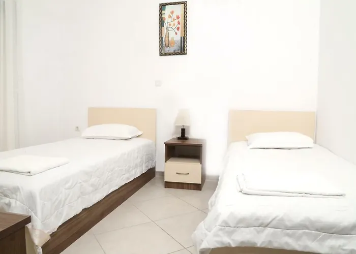 Sinanis Family Apartments