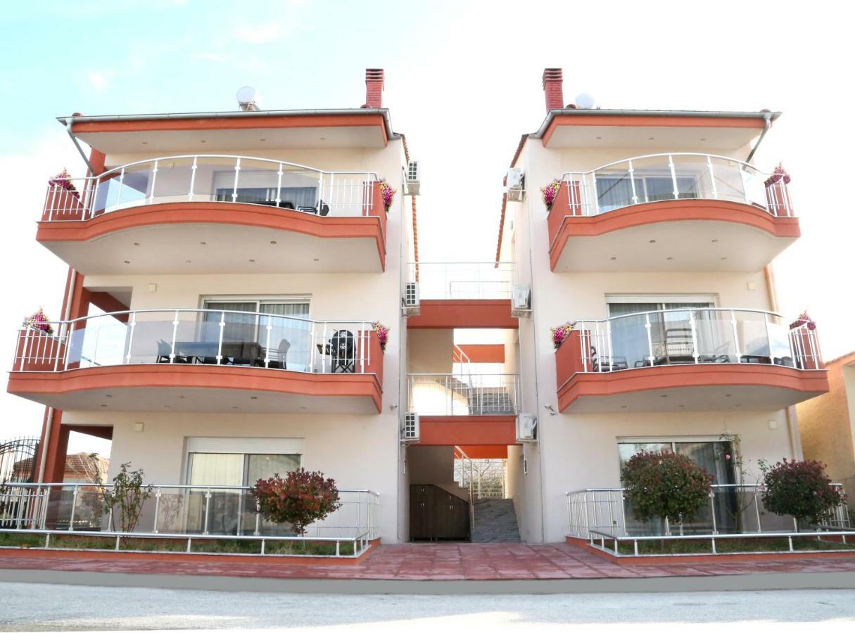 Sinanis Family Apartment