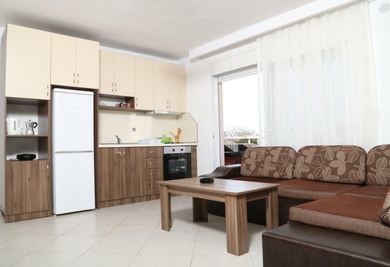 Sinanis Family Apartment